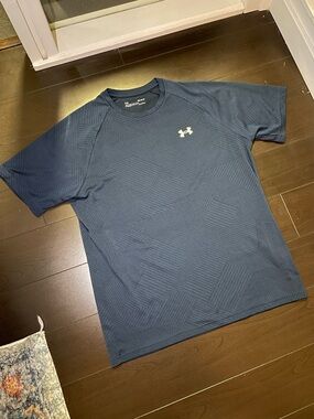 Under Armour Men’s Dark Blue Athletic Crew Neck Tee